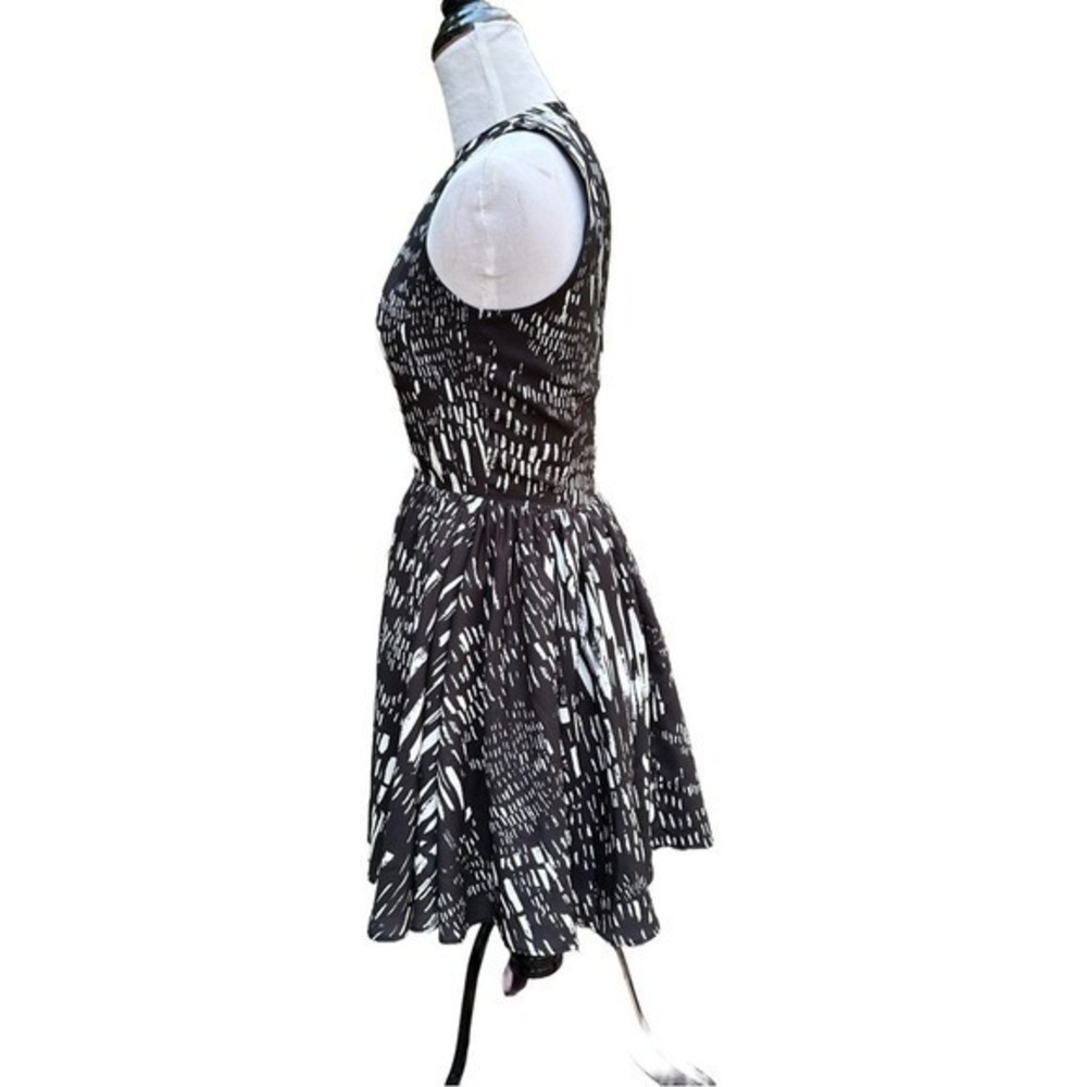 Timo Weiland Black White Halter Mini Dress Size 4 Fit Flare Cocktail Party - Picture 5 of 9